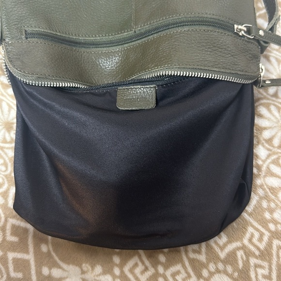 Wise Owl Accessories Small Soft Pebbled Real Leather Crossbody Bag - Picture 7 of 8